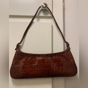 SOLD.Pretty brown shoulder purse. Patent leather.